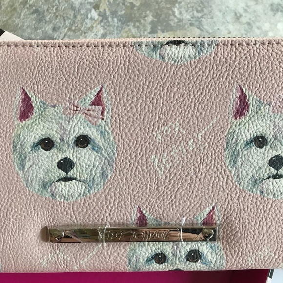 *SOLD* Betsey Johnson Terrier Zip Wallet/Wristlet - Picture 2 of 8